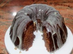 Bizcocho de chocolate fácil y esponjoso