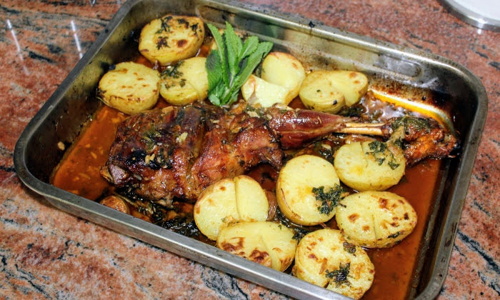 Pierna de cordero al horno Tierna y jugosa
