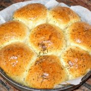 Pan casero con orégano