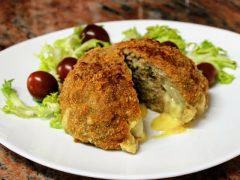 Albóndigas rellenas empanadas al horno