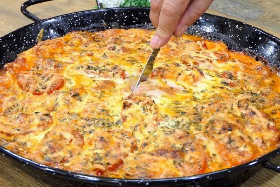 echa un vistazo a esta pizza casera