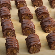 ¿Cómo hacer BOMBONES de CHOCOLATE caseros?
