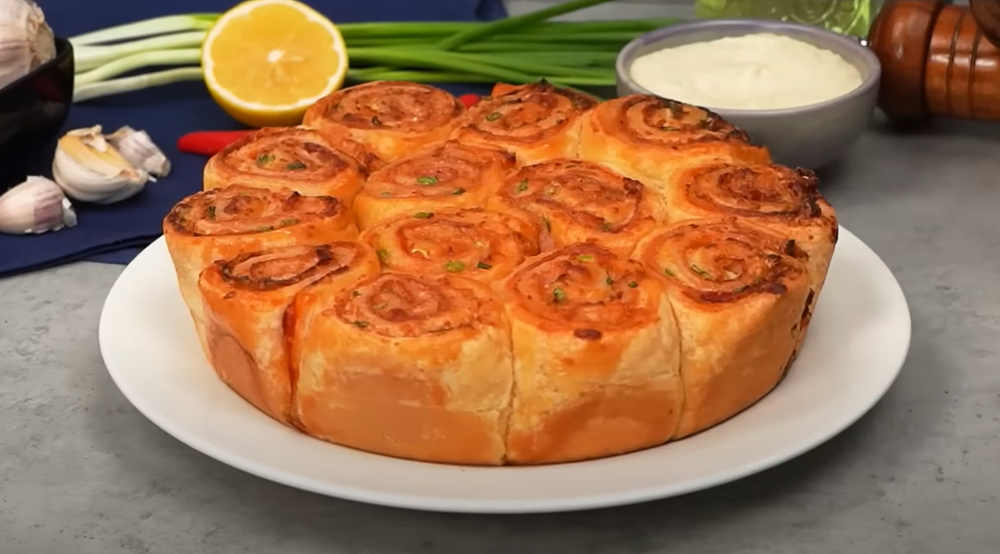 Hojaldre relleno de BACON y QUESO