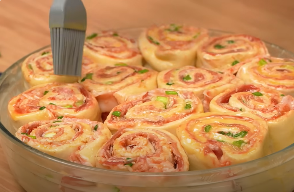 Hojaldre relleno de BACON y QUESO