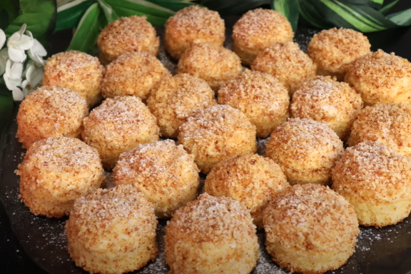 Dulces de BIZCOCHO con NATA. Postre rápido y fácil