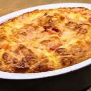 Pastel de Bacón y Queso con Mantequilla y Huevo