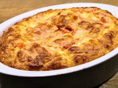 Pastel de Bacón y Queso con Mantequilla y Huevo