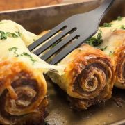 Deliciosos rollitos rellenos de CARNE y QUESO